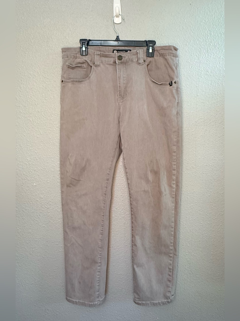 Born Primitive | FLEX Recon Straight Leg Jeans | Waist 38” Inseam 31”